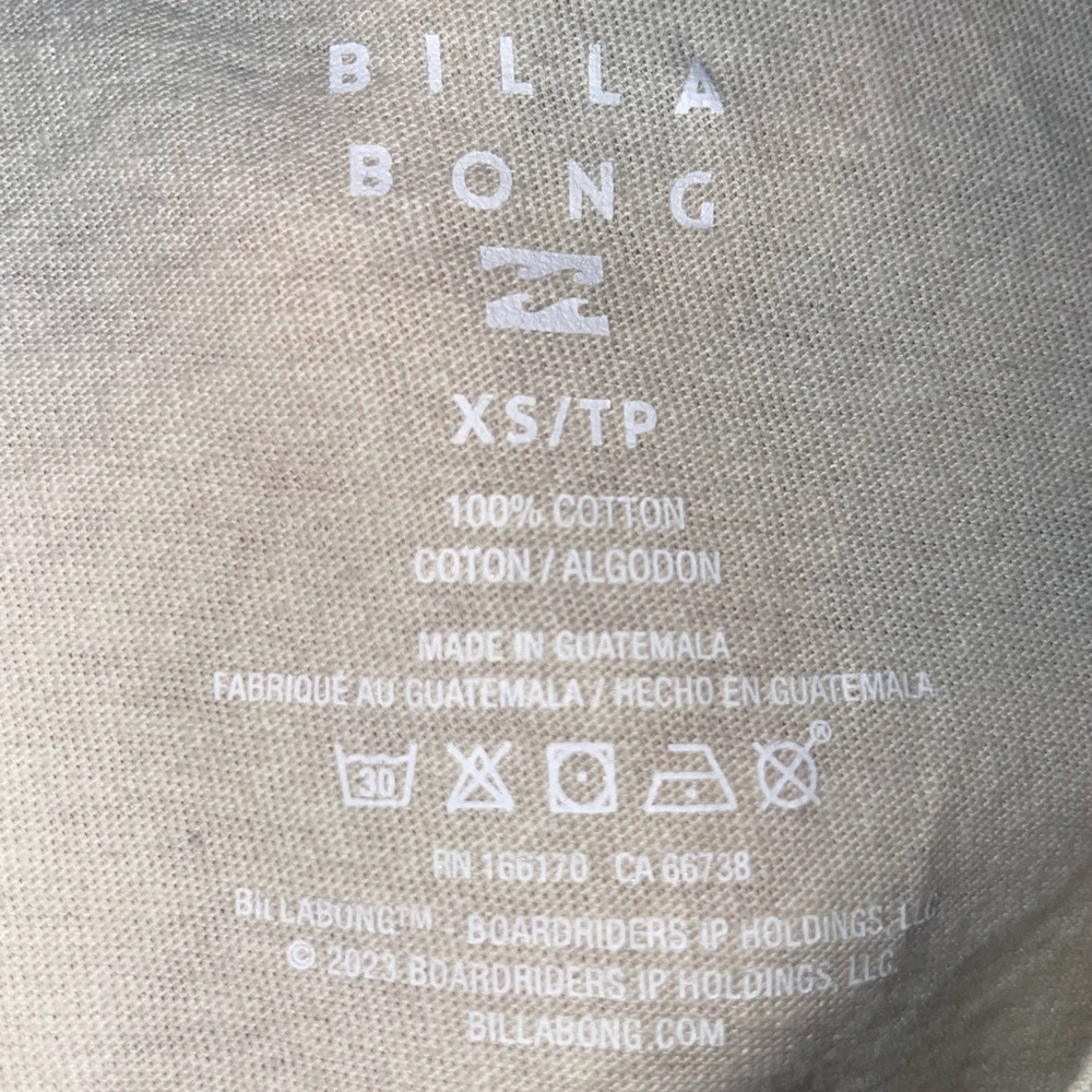 2 Billabong short sleeve tees (M) - Picture 6 of 16